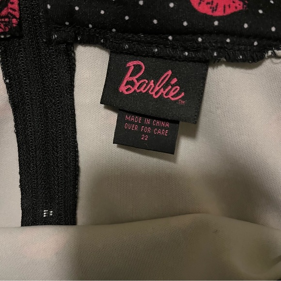 Torrid x Barbie Lips polka dot Pencil Skirt - Picture 6 of 8